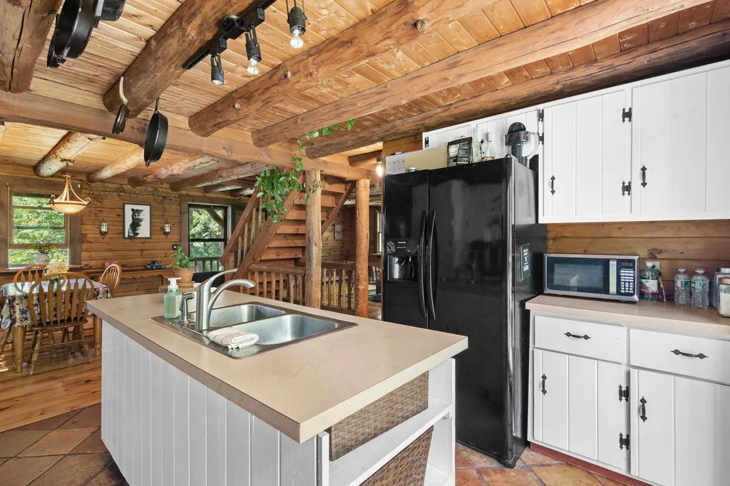 29 Cindys Way Enfield NH 03748