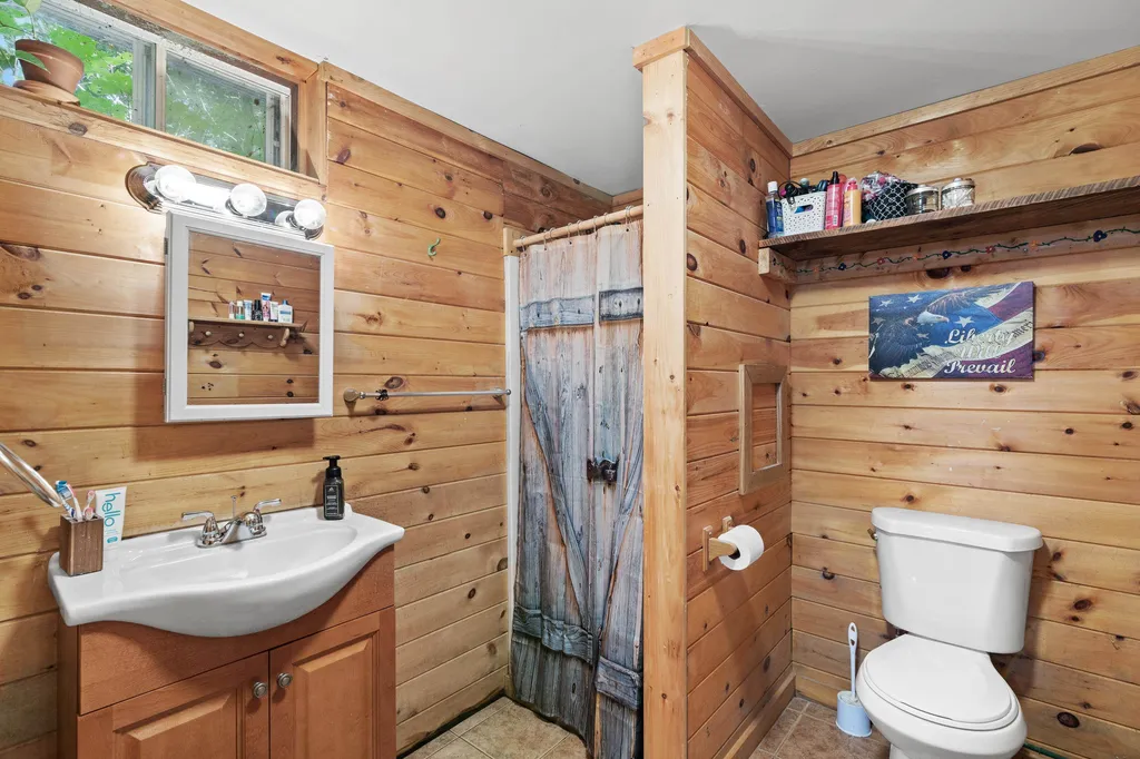 29 Cindys Way Enfield NH 03748