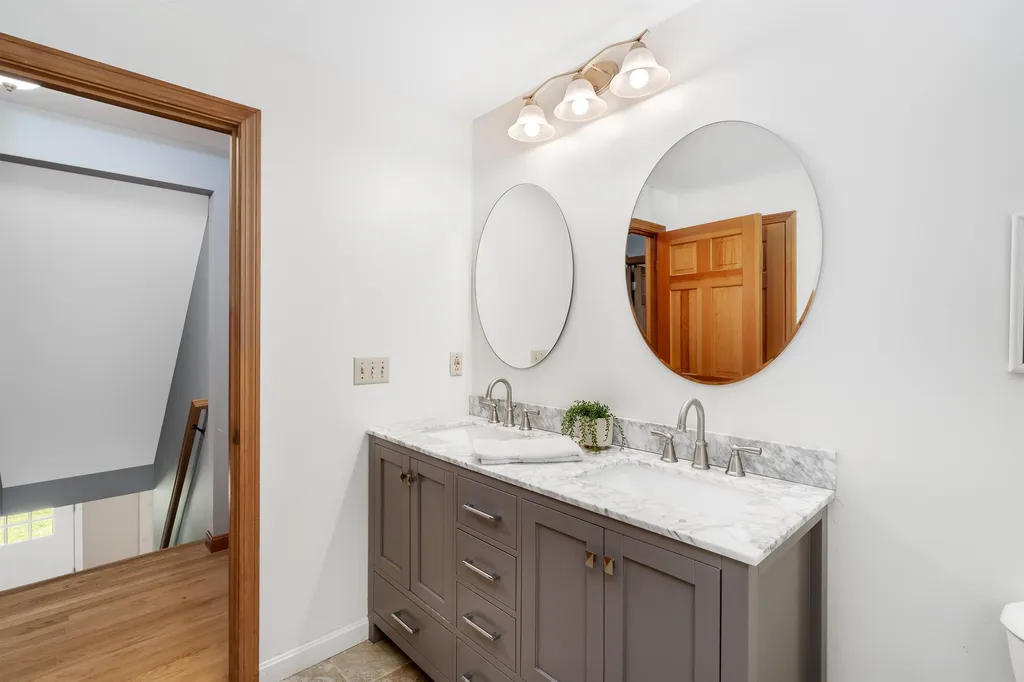 19 Candlewood Drive Amherst NH 03031