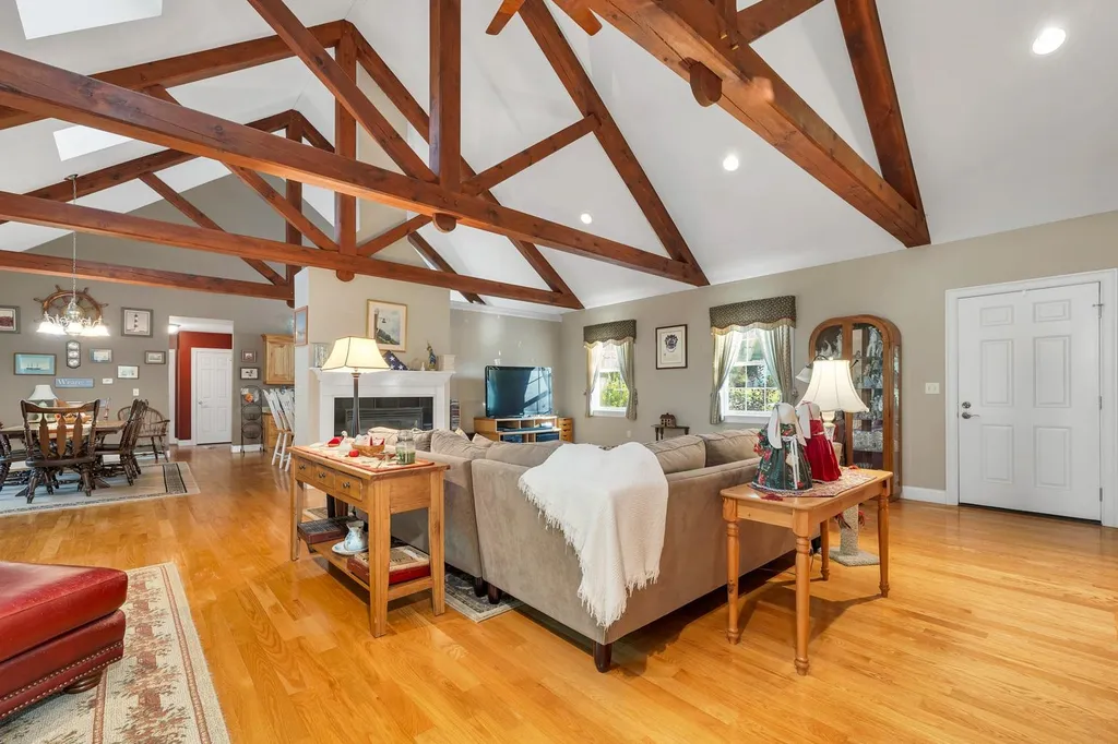 93 Fox Hollow Drive Weare NH 03281