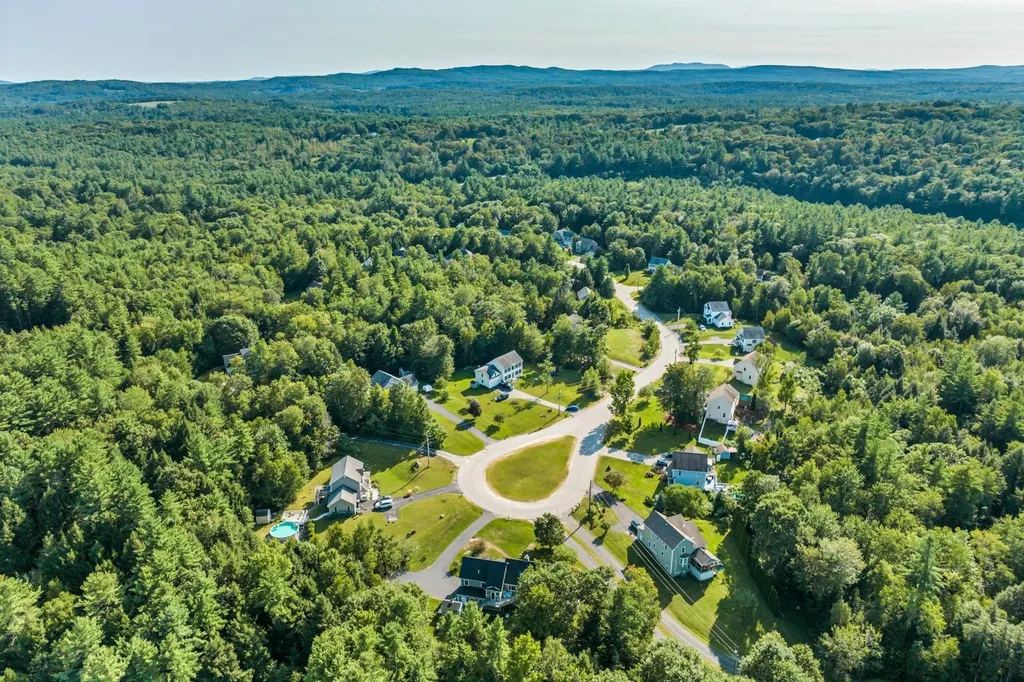 93 Fox Hollow Drive Weare NH 03281