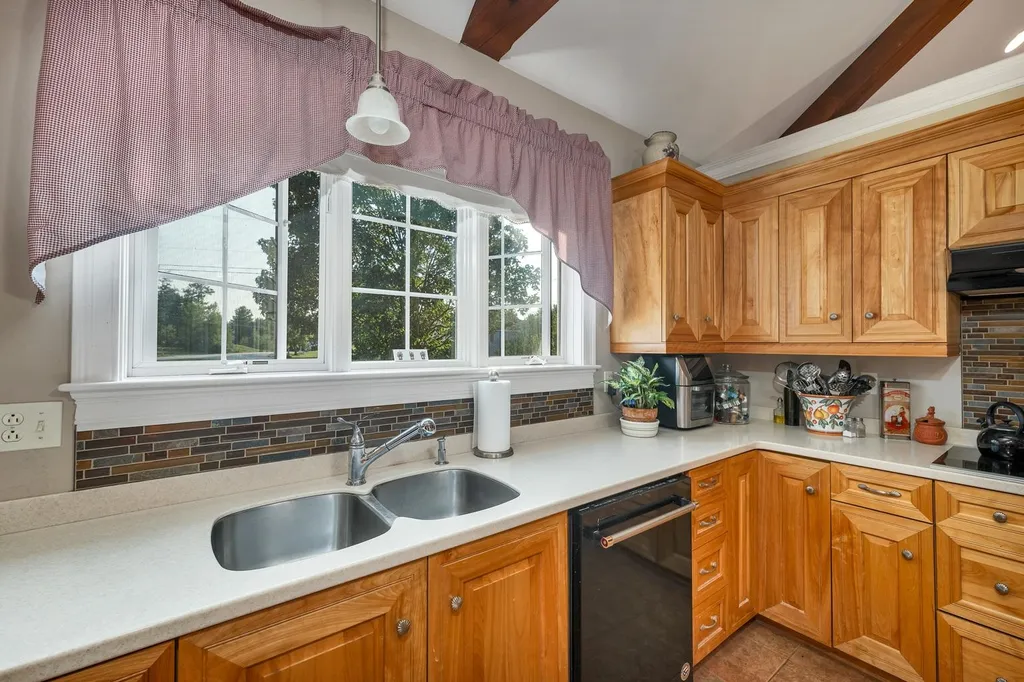 93 Fox Hollow Drive Weare NH 03281