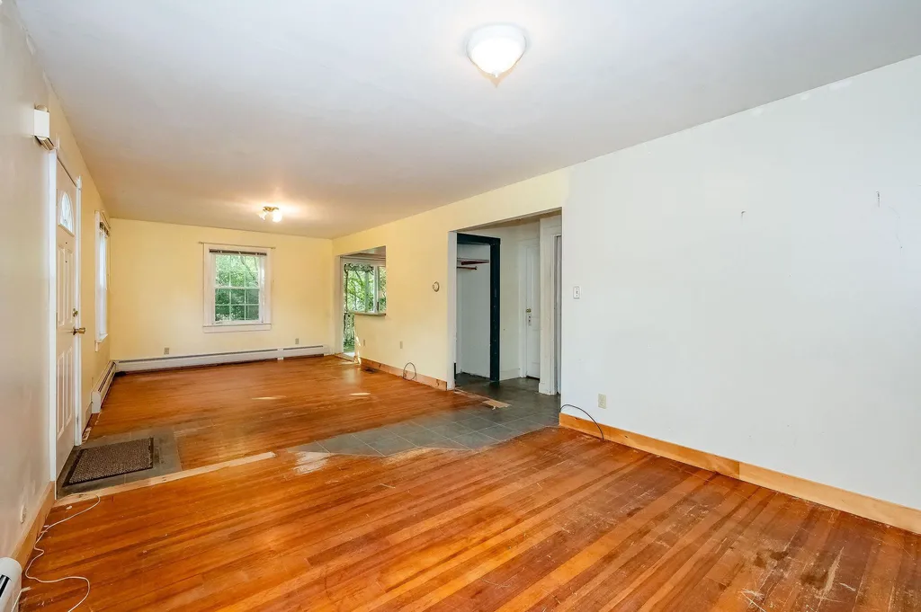 25 Macdougal Street Kittery ME 03904