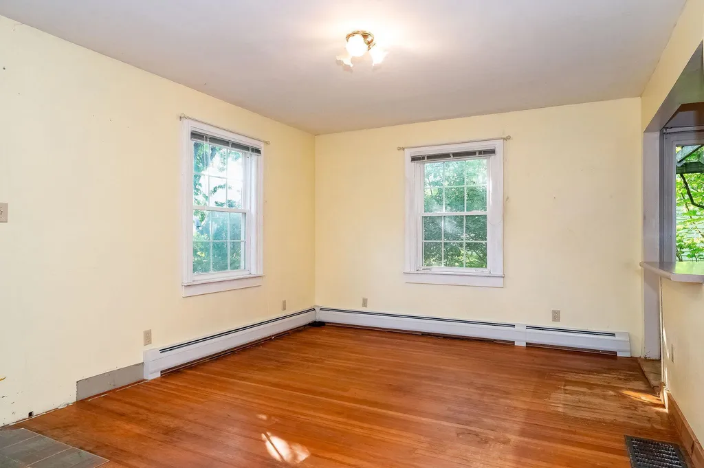 25 Macdougal Street Kittery ME 03904
