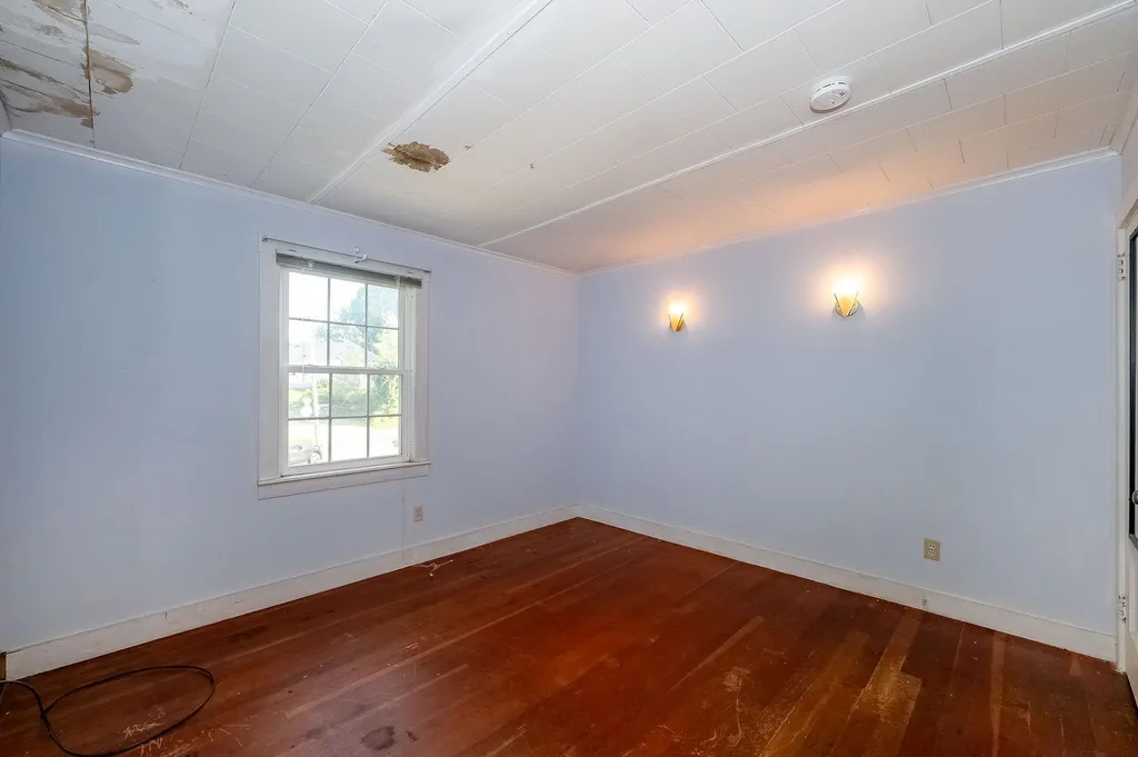 25 Macdougal Street Kittery ME 03904