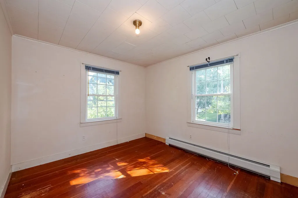 25 Macdougal Street Kittery ME 03904