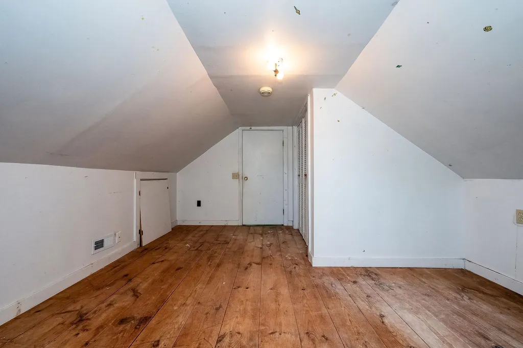 25 Macdougal Street Kittery ME 03904