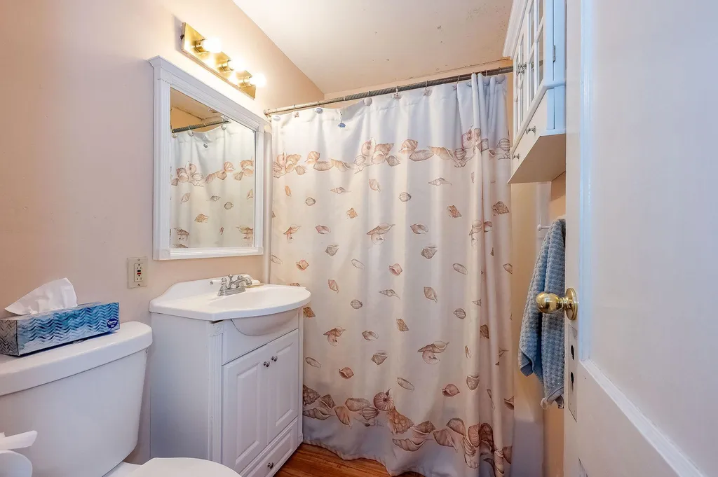 25 Macdougal Street Kittery ME 03904