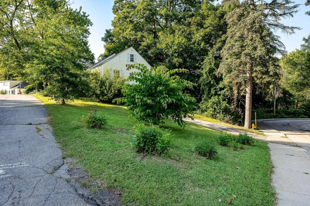 25 Macdougal Street Kittery ME 03904