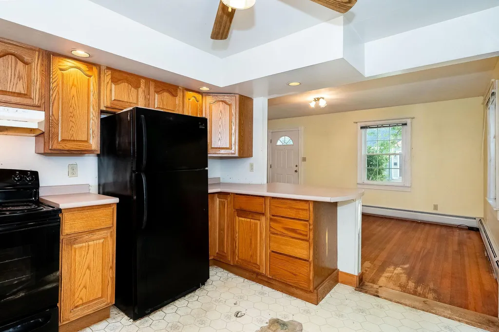 25 Macdougal Street Kittery ME 03904