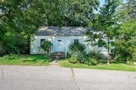 25 Macdougal Street Kittery ME 03904