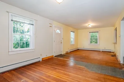 25 Macdougal Street Kittery ME 03904