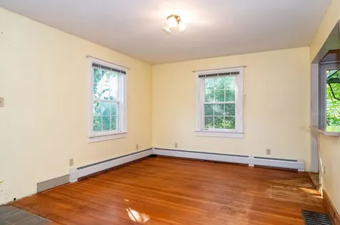 25 Macdougal Street Kittery ME 03904