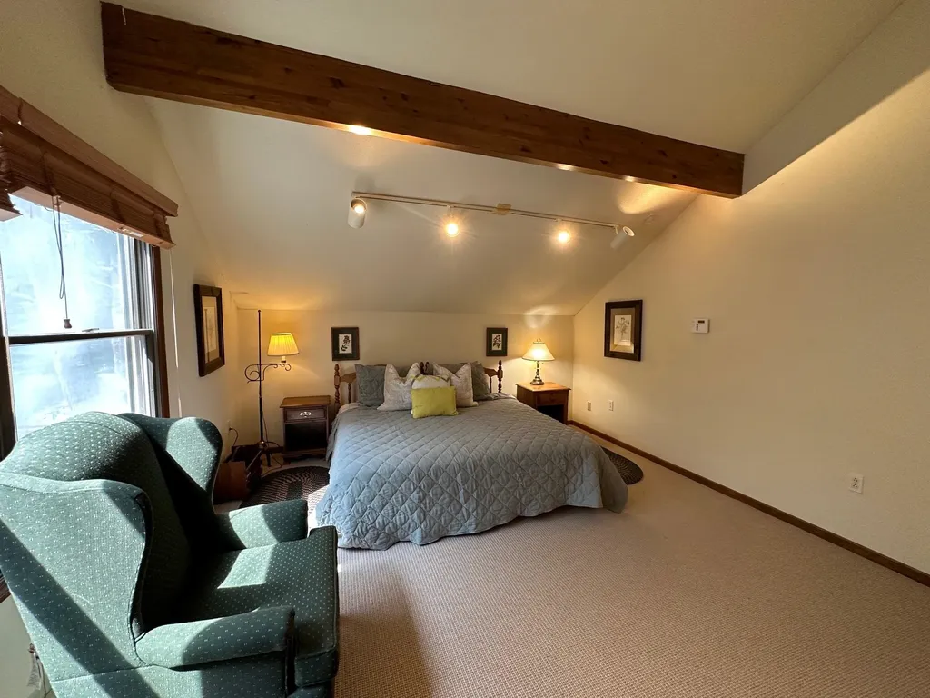 4 Kilgore Lane Hartford VT 05059