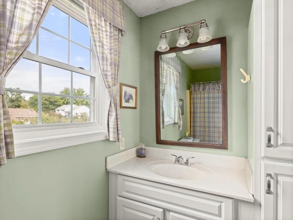 85 Birchcliff Parkway Burlington VT 05401