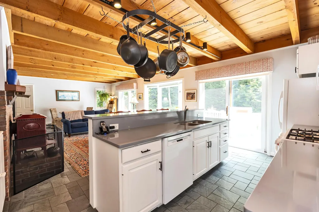 83 Sunridge Road Rindge NH 03461