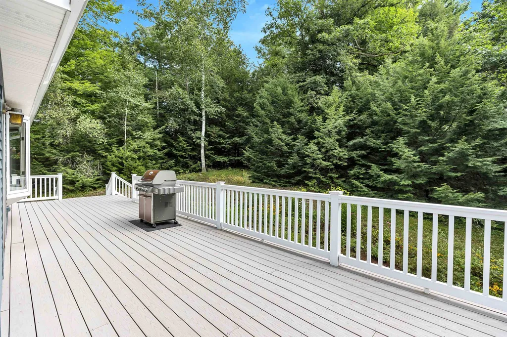 83 Sunridge Road Rindge NH 03461