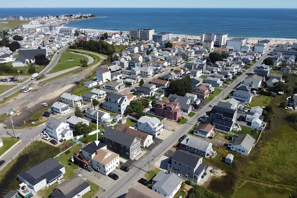 52 Nudd Avenue Hampton NH 03842