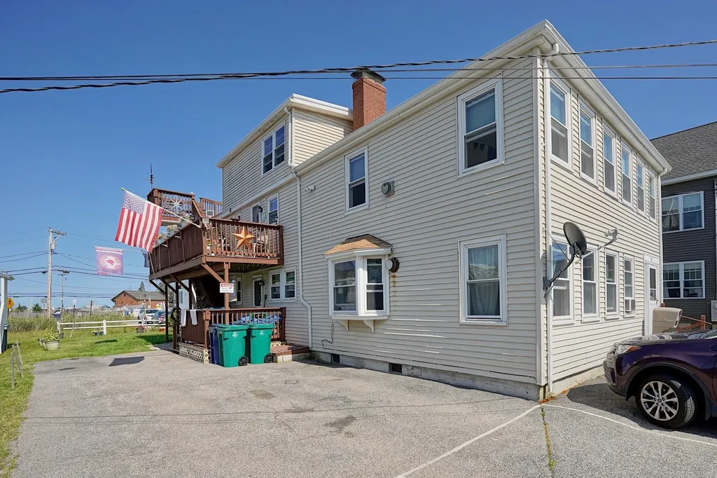 52 Nudd Avenue Hampton NH 03842