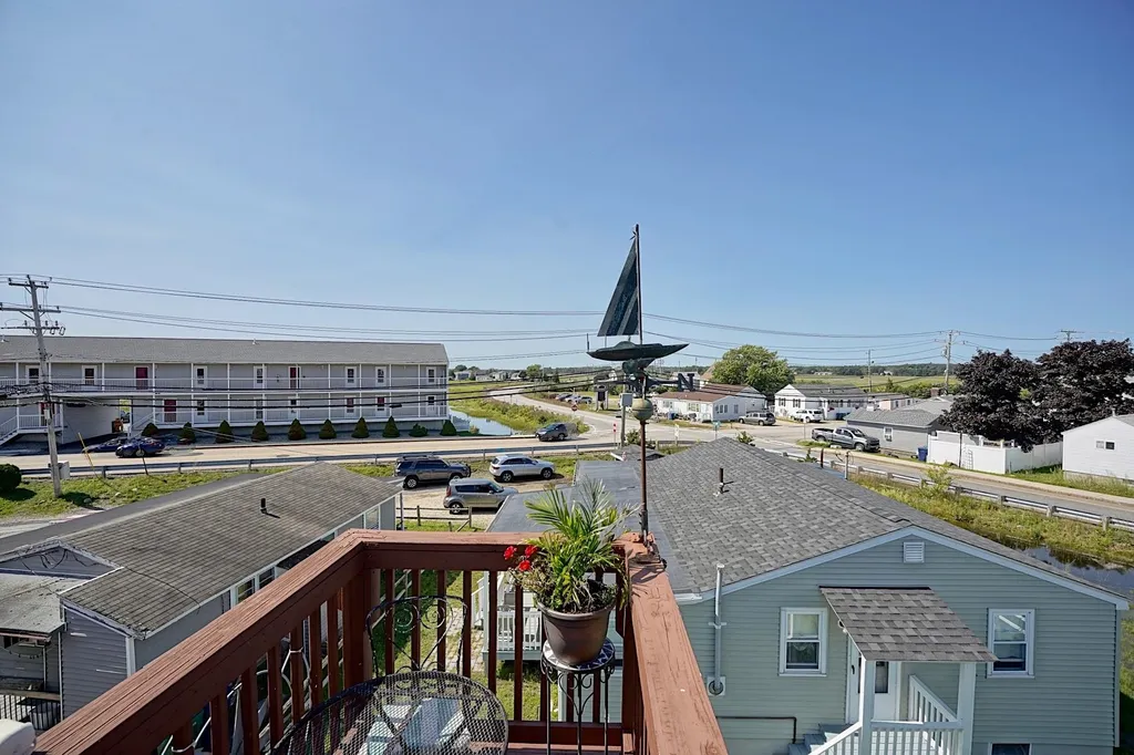 52 Nudd Avenue Hampton NH 03842