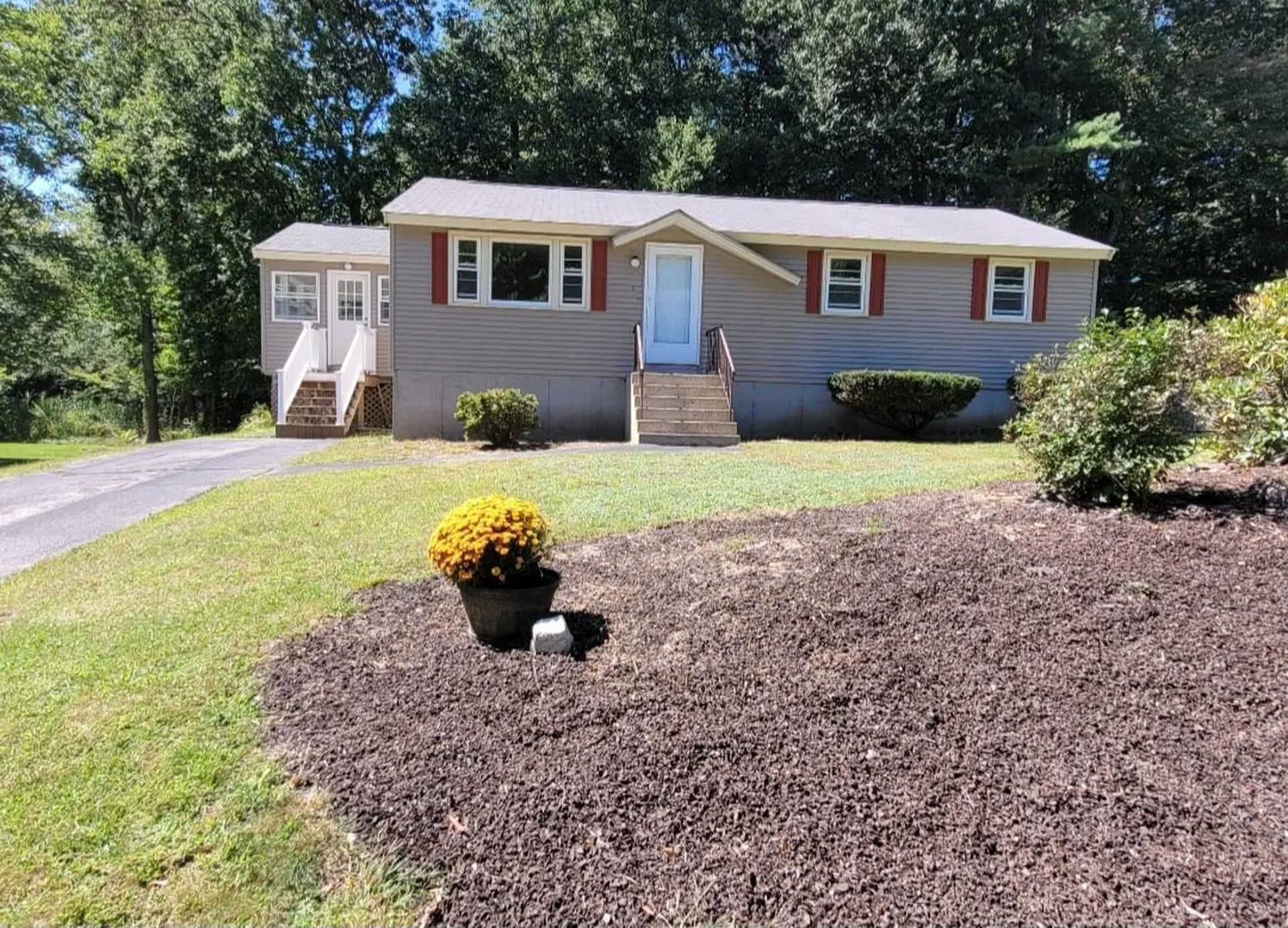 8 Peter Road Merrimack NH 03054