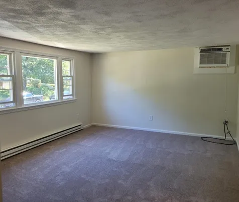 8 Peter Road Merrimack NH 03054
