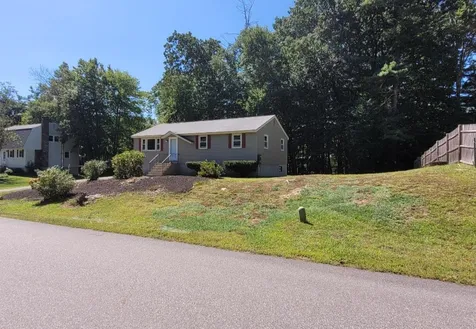 8 Peter Road Merrimack NH 03054