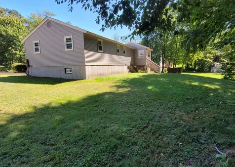 8 Peter Road Merrimack NH 03054