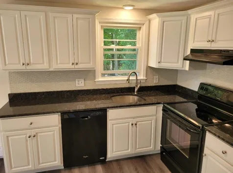 8 Peter Road Merrimack NH 03054
