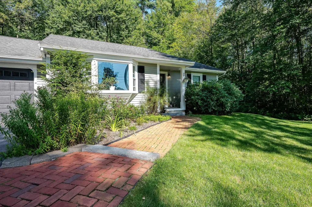 316 Ash Swamp Road Newmarket NH 03857
