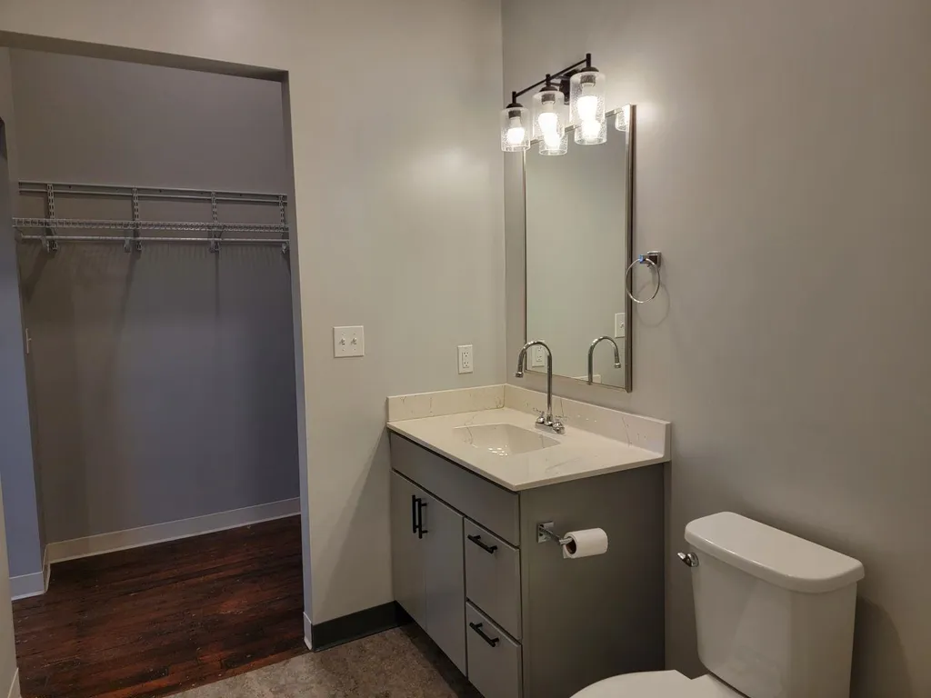 252 Willow Street Manchester NH 03103