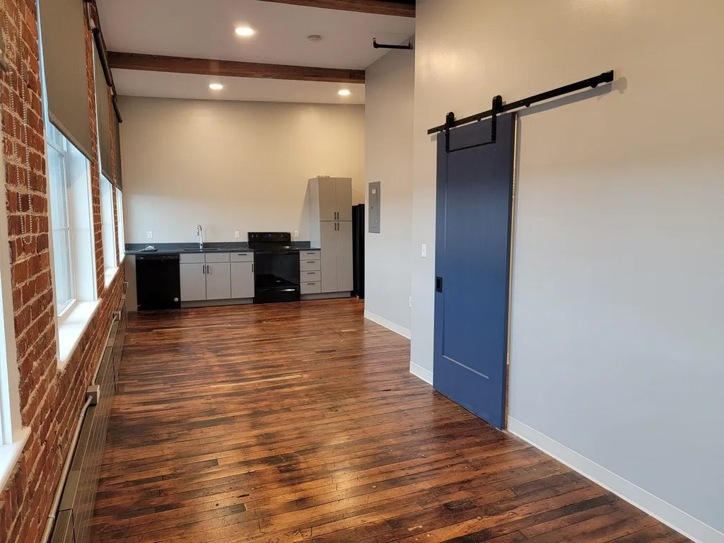 252 Willow Street Manchester NH 03103