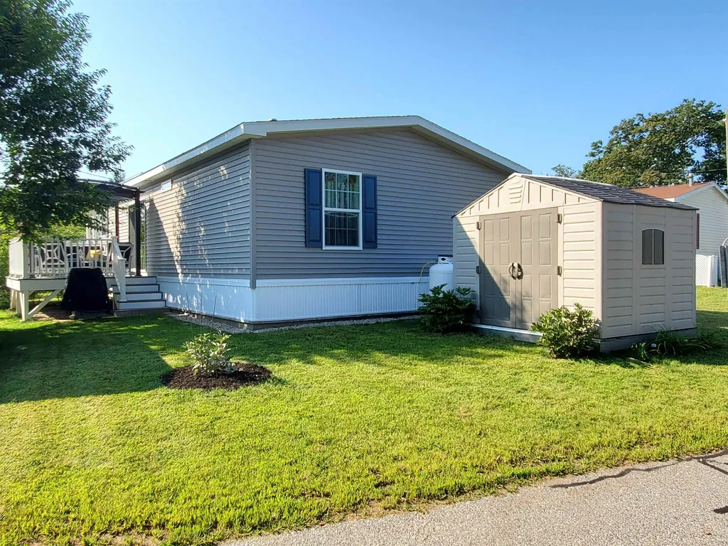 2 Lilac Way North Hampton NH 03862