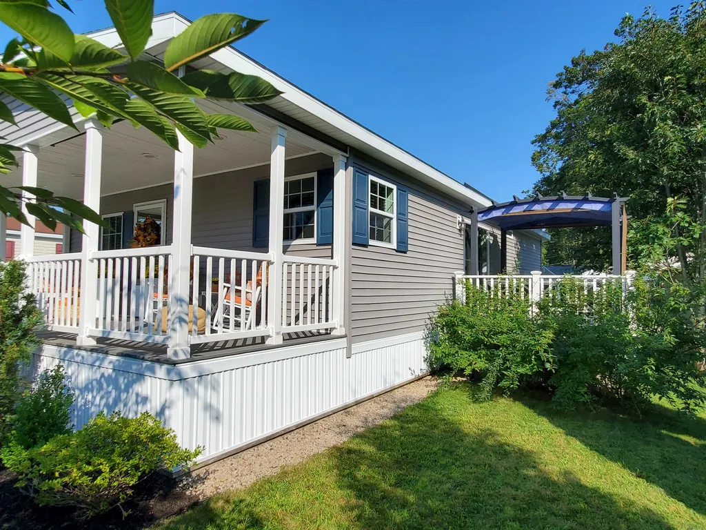 2 Lilac Way North Hampton NH 03862