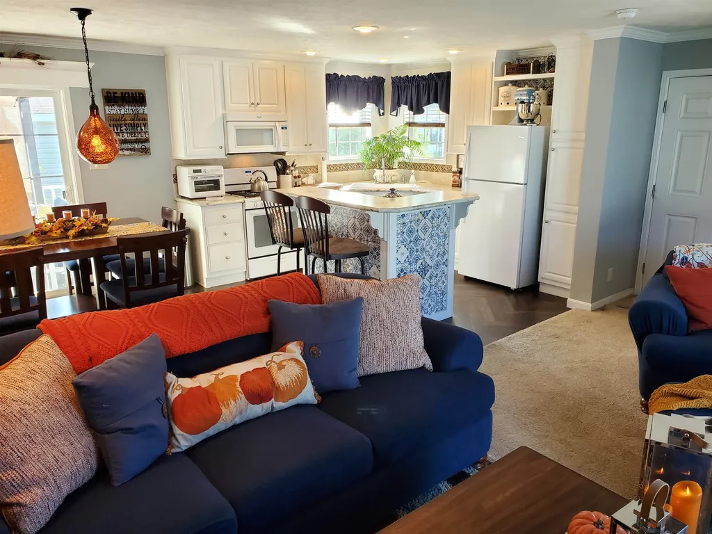 2 Lilac Way North Hampton NH 03862