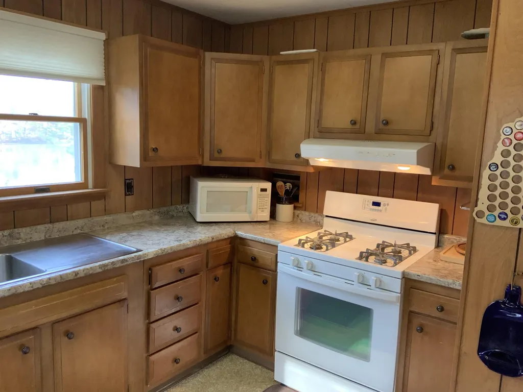 23 Leeward Shores Road Moultonborough NH 03254