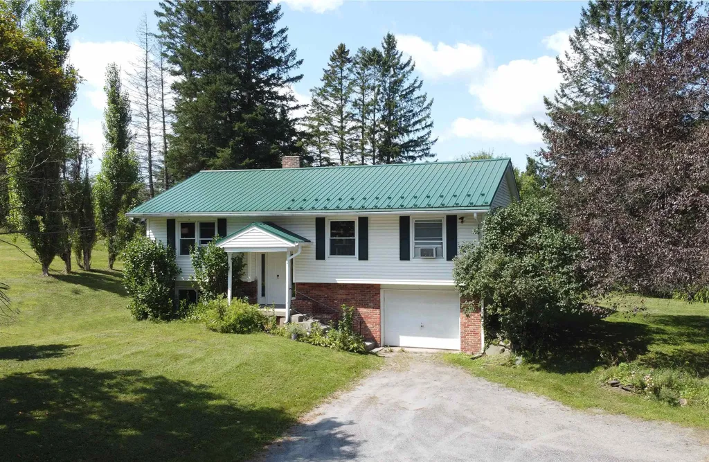159 Strawberry Hill Lyndon VT 05851