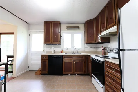 159 Strawberry Hill Lyndon VT 05851