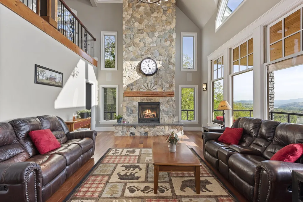 51 Howard Road Bridgewater NH 03222