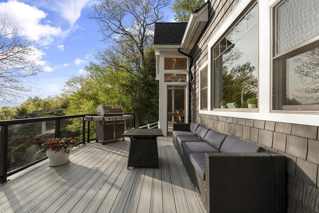 51 Howard Road Bridgewater NH 03222