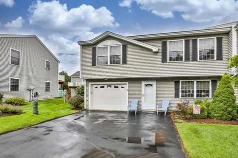 56 Patriots Way Raymond NH 03077