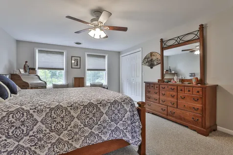 56 Patriots Way Raymond NH 03077