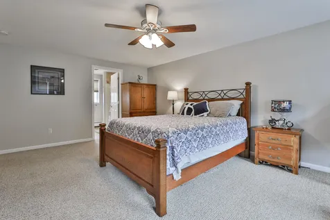 56 Patriots Way Raymond NH 03077