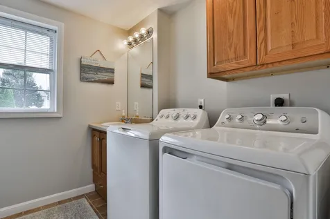 56 Patriots Way Raymond NH 03077