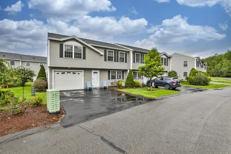 56 Patriots Way Raymond NH 03077