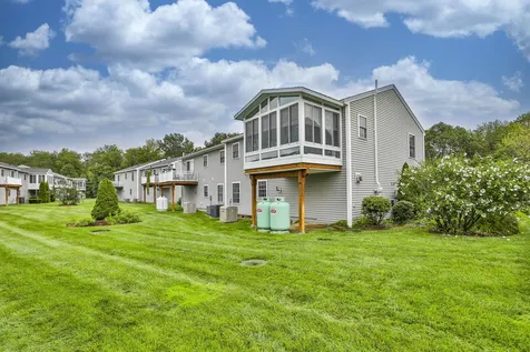 56 Patriots Way Raymond NH 03077