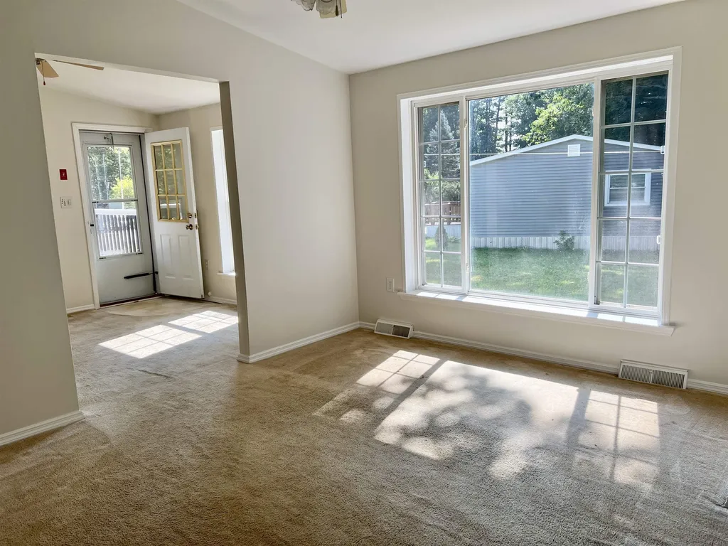 34 Donna Drive Exeter NH 03833