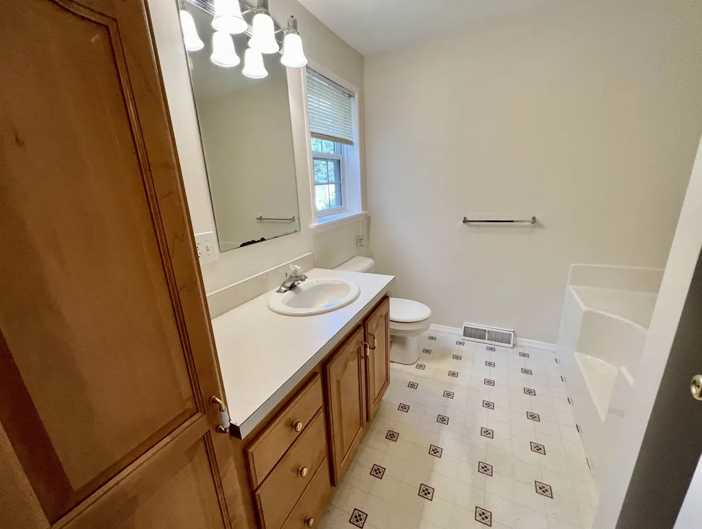 34 Donna Drive Exeter NH 03833