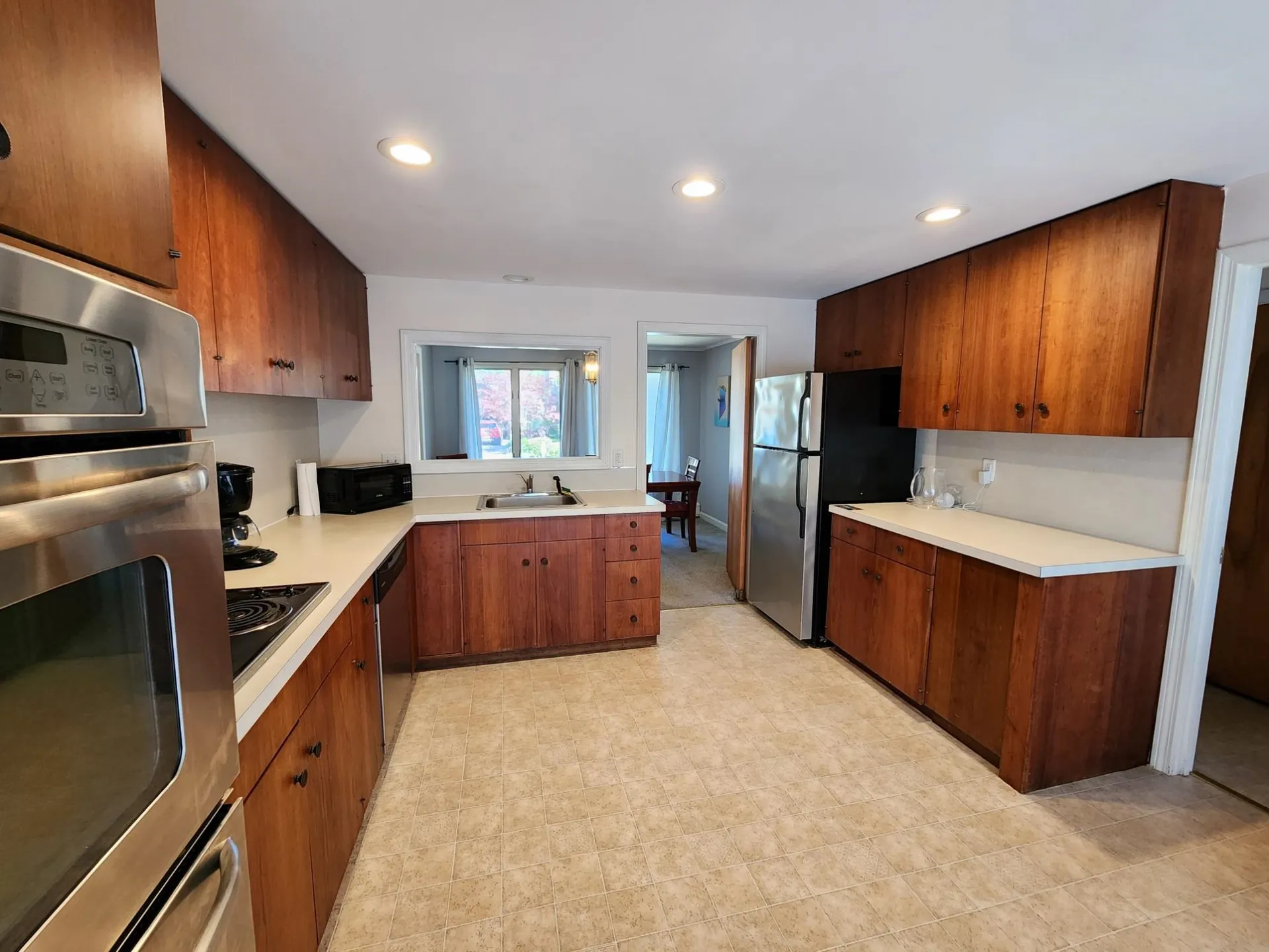 10 Elliott Street Hampton NH 03842