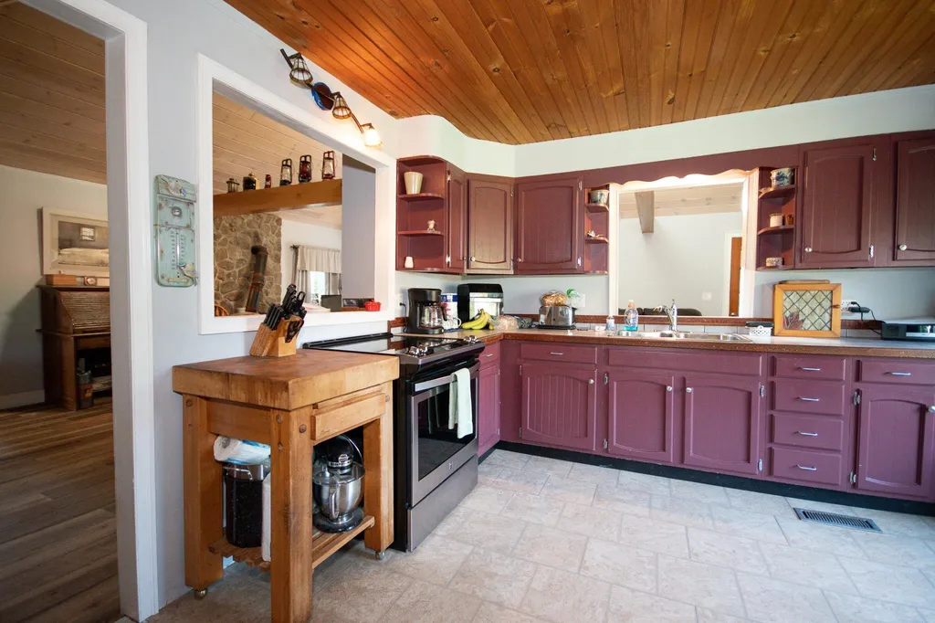 46 Sentry Hill Road York ME 03909